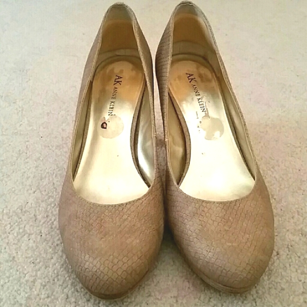 Anne Klein Snake Skin Print Heels Taupe 9.5